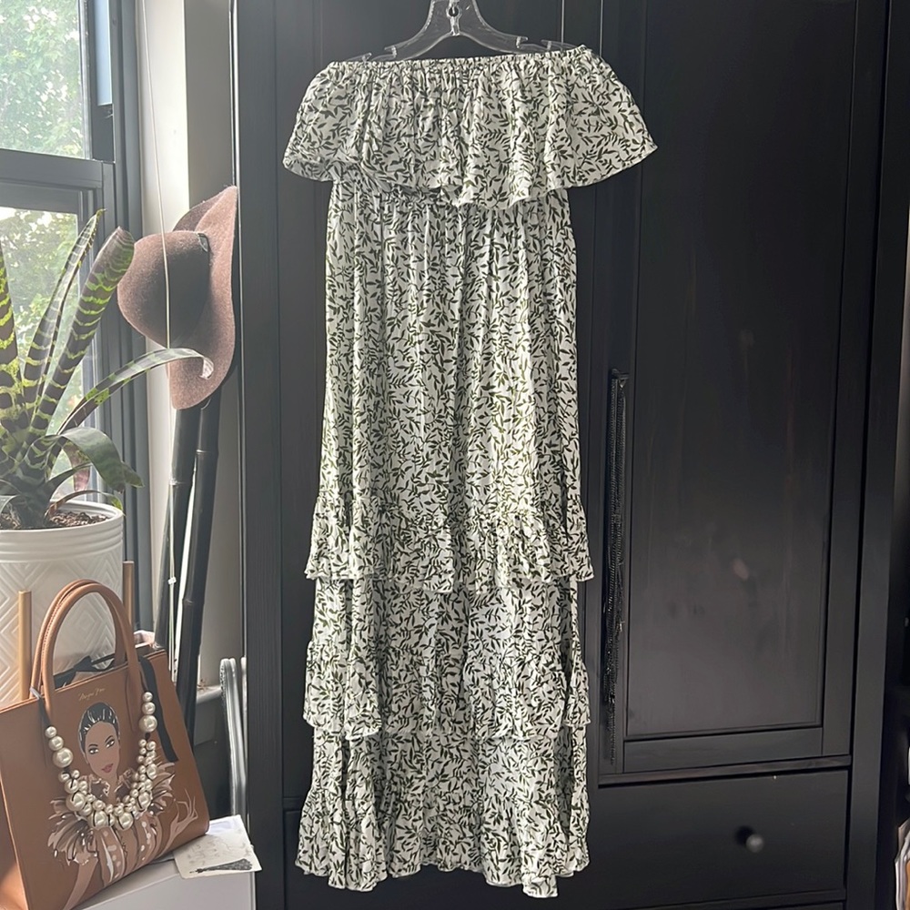 Pretty off the shoulder maxi dress.